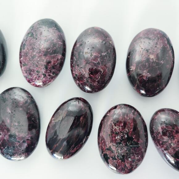 YOU PICK Premium Garnet Palm Stone Healing Crystals - Picture 4 of 10